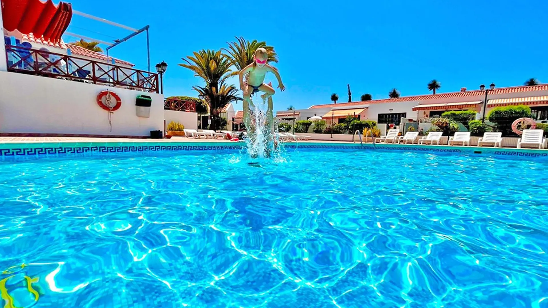 At The Beach, Sunny Bungalow & 2 Heated Pools, Large Terrace, In Costa Adeje 0*, Costa Adeje (Tenerife)