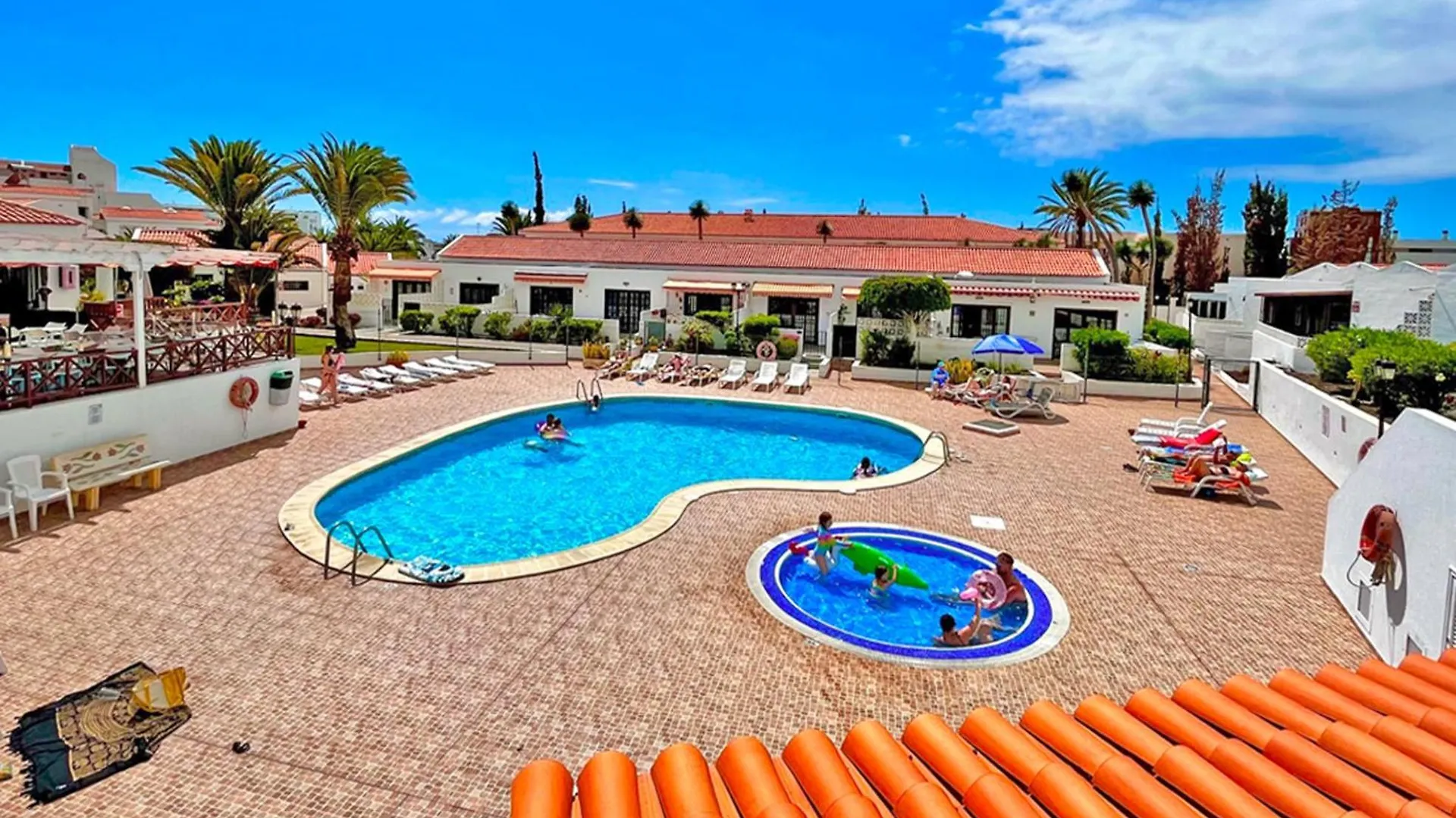 At The Beach, Sunny Bungalow & 2 Heated Pools, Large Terrace, In Costa Adeje 0*, Costa Adeje (Tenerife) Ισπανία